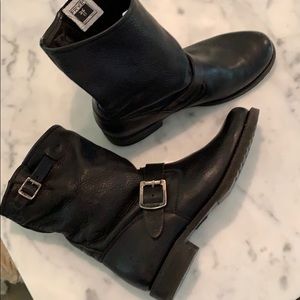 Frye Veronica Short Boot - Black size 8.5